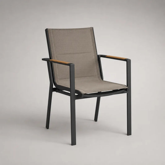 Sedia da giardino con braccioli in textilene grigio e struttura in acciaio nero 58x65x90 cm
